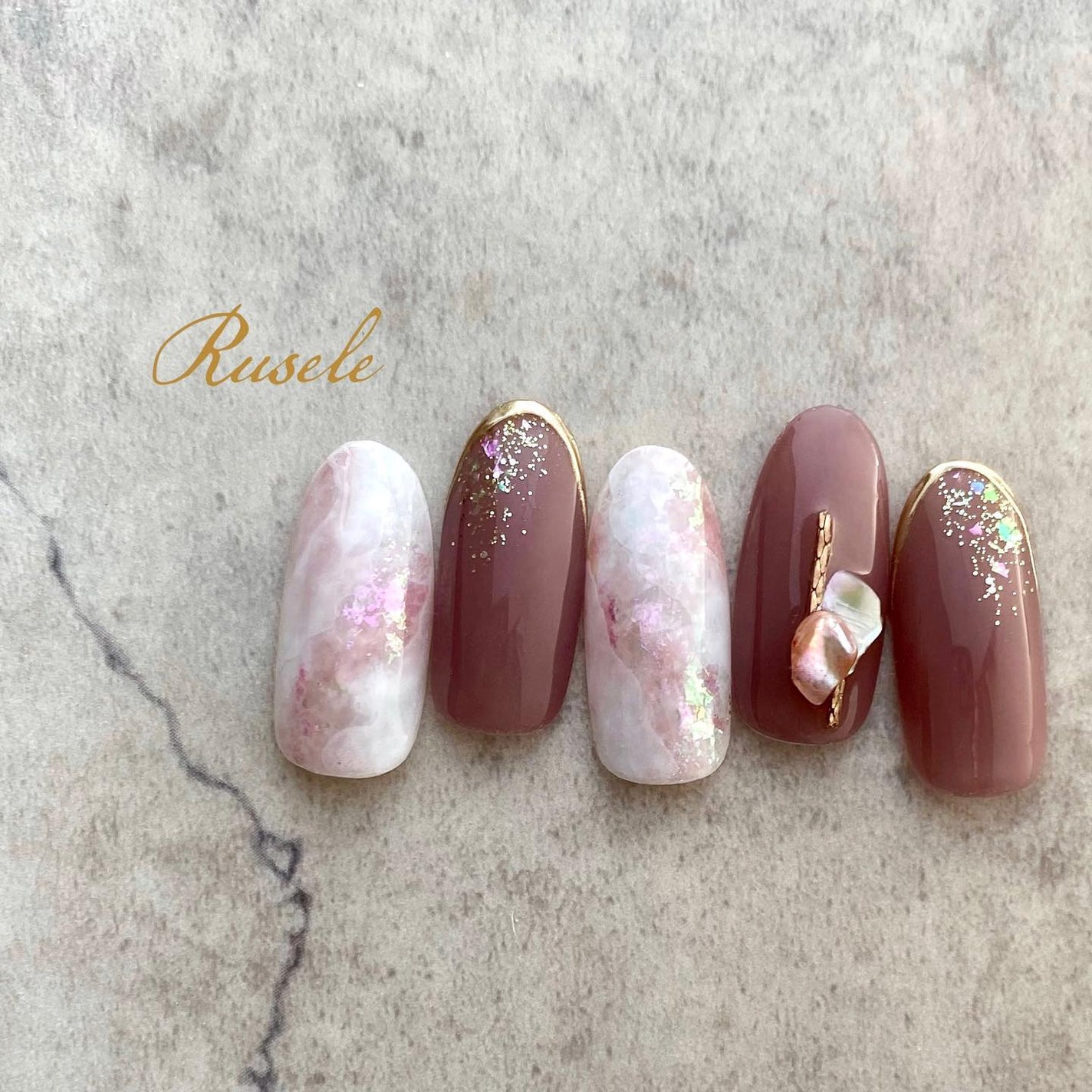 naomi on LIPS 「🆕@rusele__【Auroraflakes】pink@r..」(1枚目)