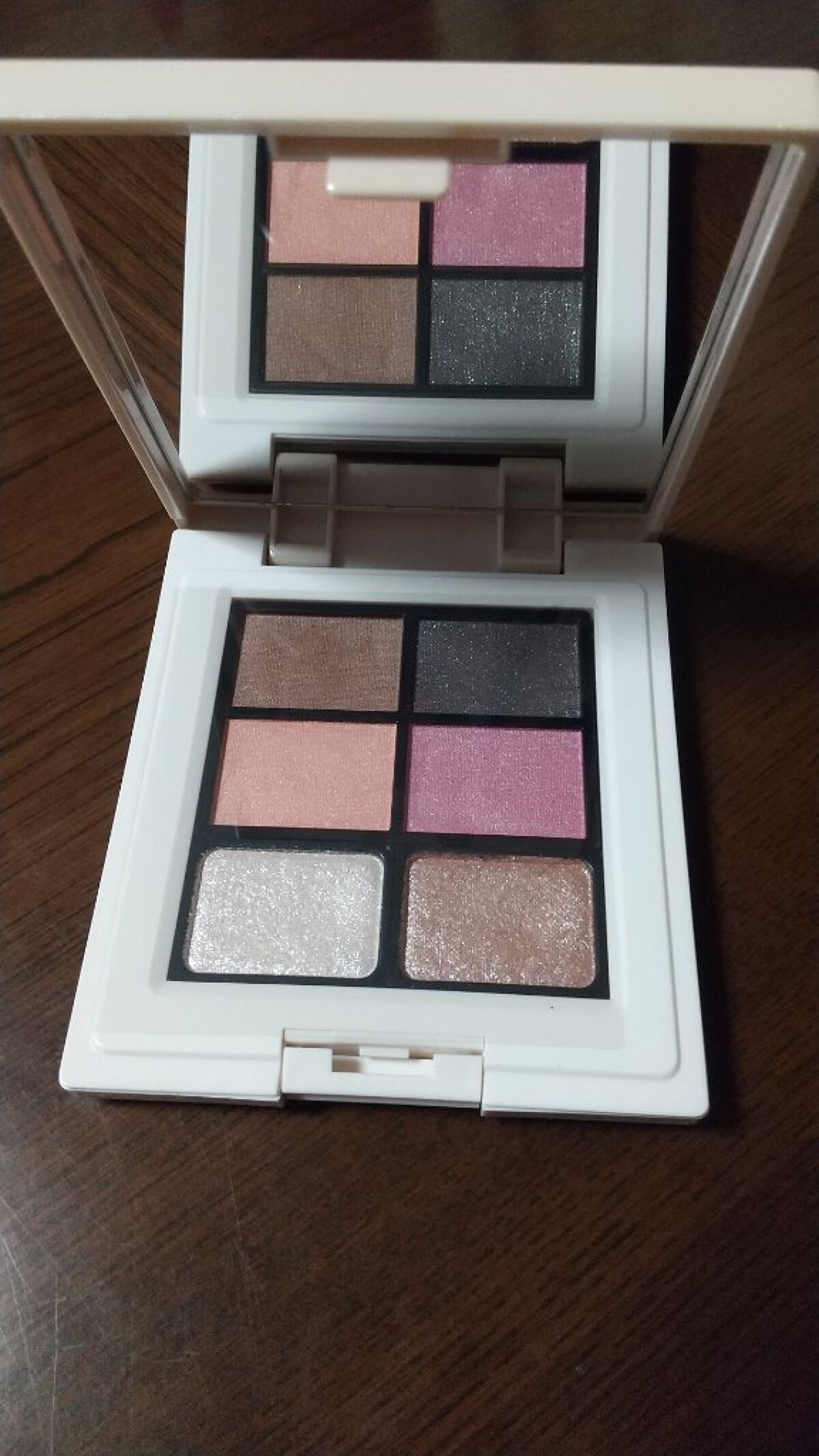 ミネラルクラッシィシャドー2022CF/エトヴォス/アイシャドウパレットを使ったクチコミ（2枚目）