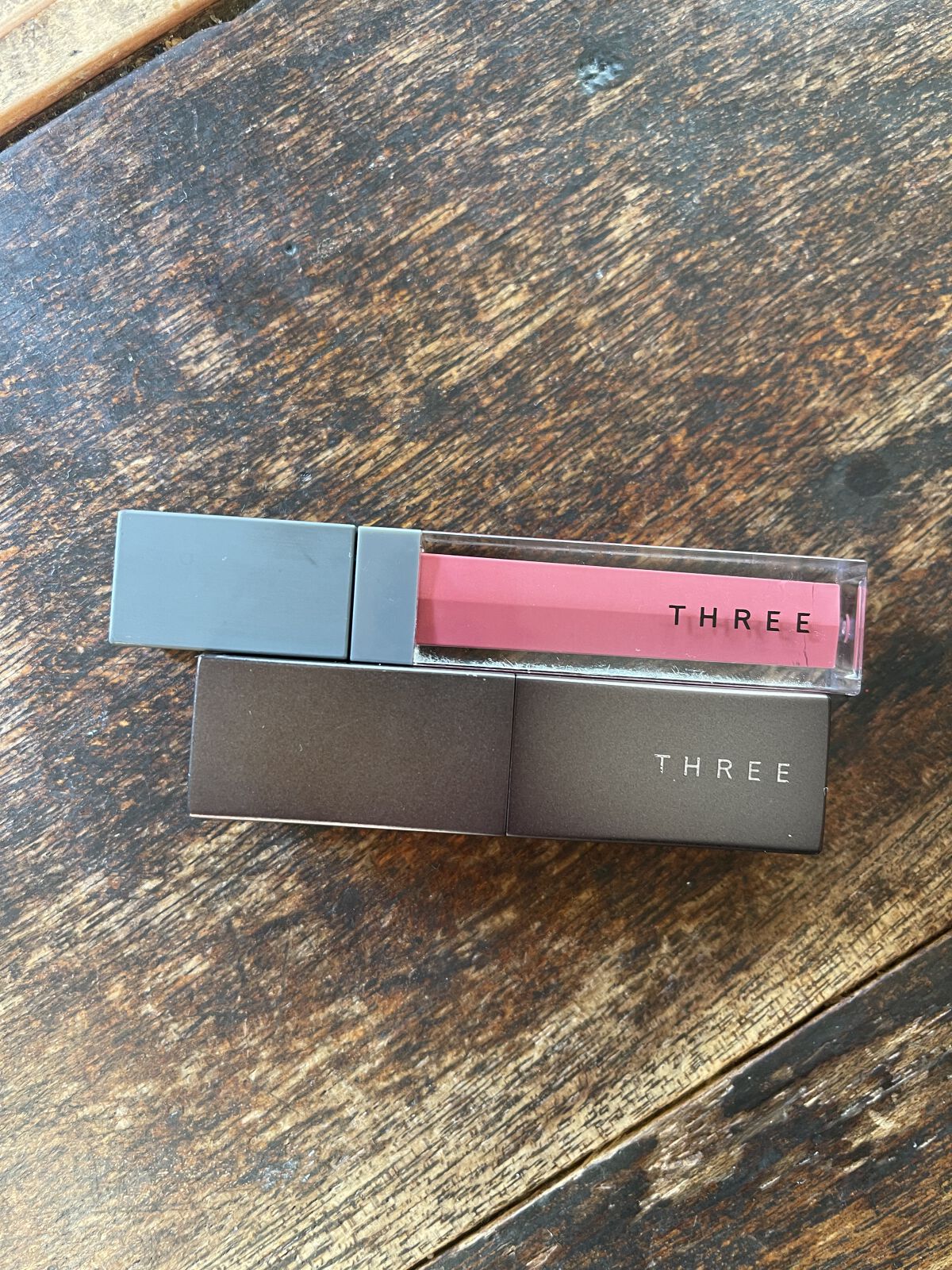 デアリングリィデミュアリップスティック/THREE/口紅を使ったクチコミ（2枚目）