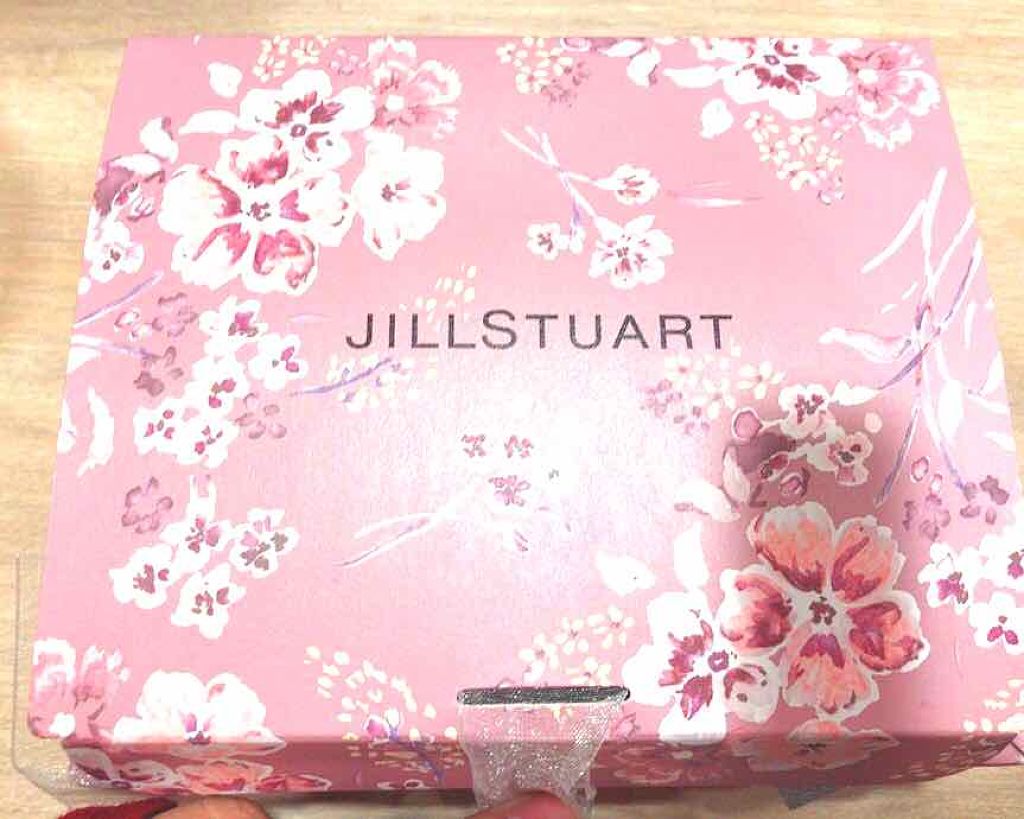 リップブロッサム シャイニーサテン ロイヤル&アーバン プリンセス/JILL STUART/口紅を使ったクチコミ(1枚目)