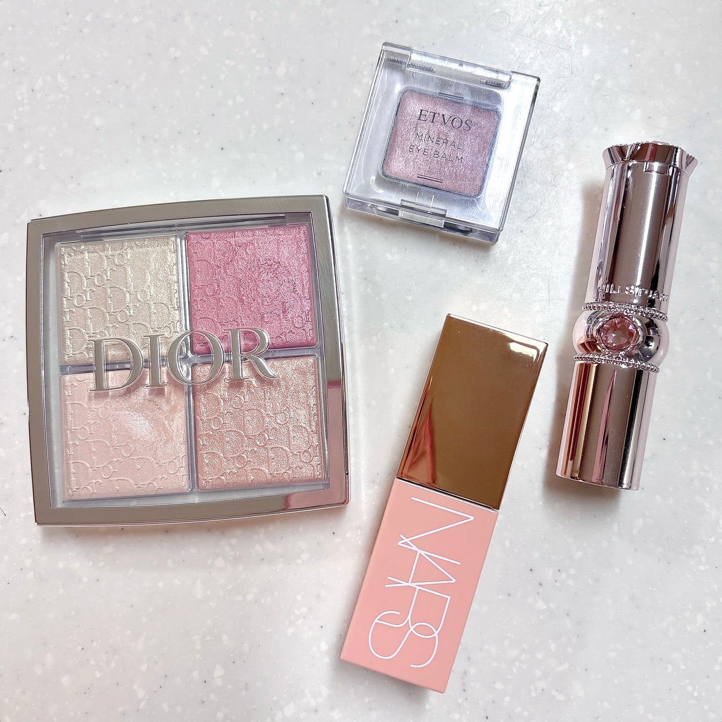 ディオール バックステージ フェイス グロウ パレット/Dior/ハイライトを使ったクチコミ(1枚目)