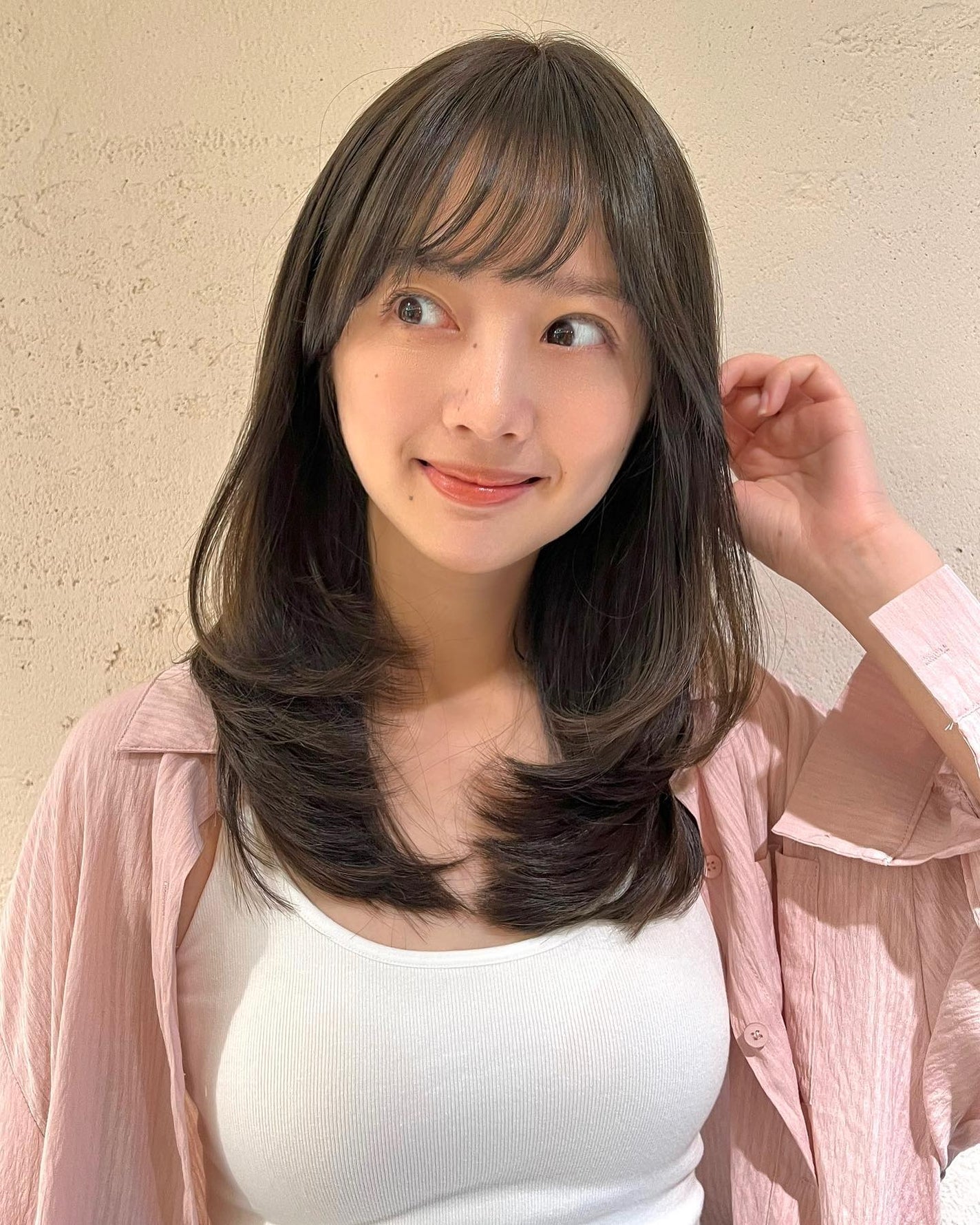 HARUNA on LIPS 「.大人なナチュラルヘア✨いつもより少し🤏低めなレイヤー設定です..」(4枚目)