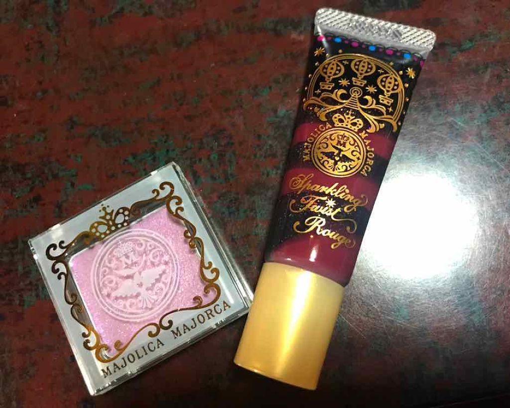スパークリングツイストルージュ/MAJOLICA MAJORCA/リップグロスを使ったクチコミ（1枚目）