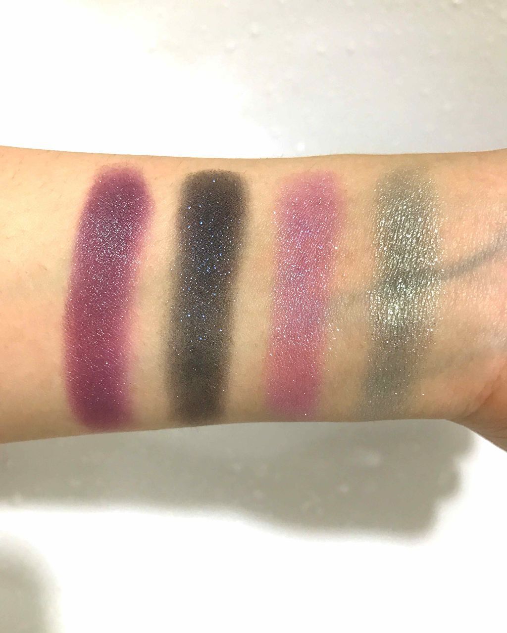 Super Shock Shadow/ColourPop/単色アイシャドウを使ったクチコミ(2枚目)