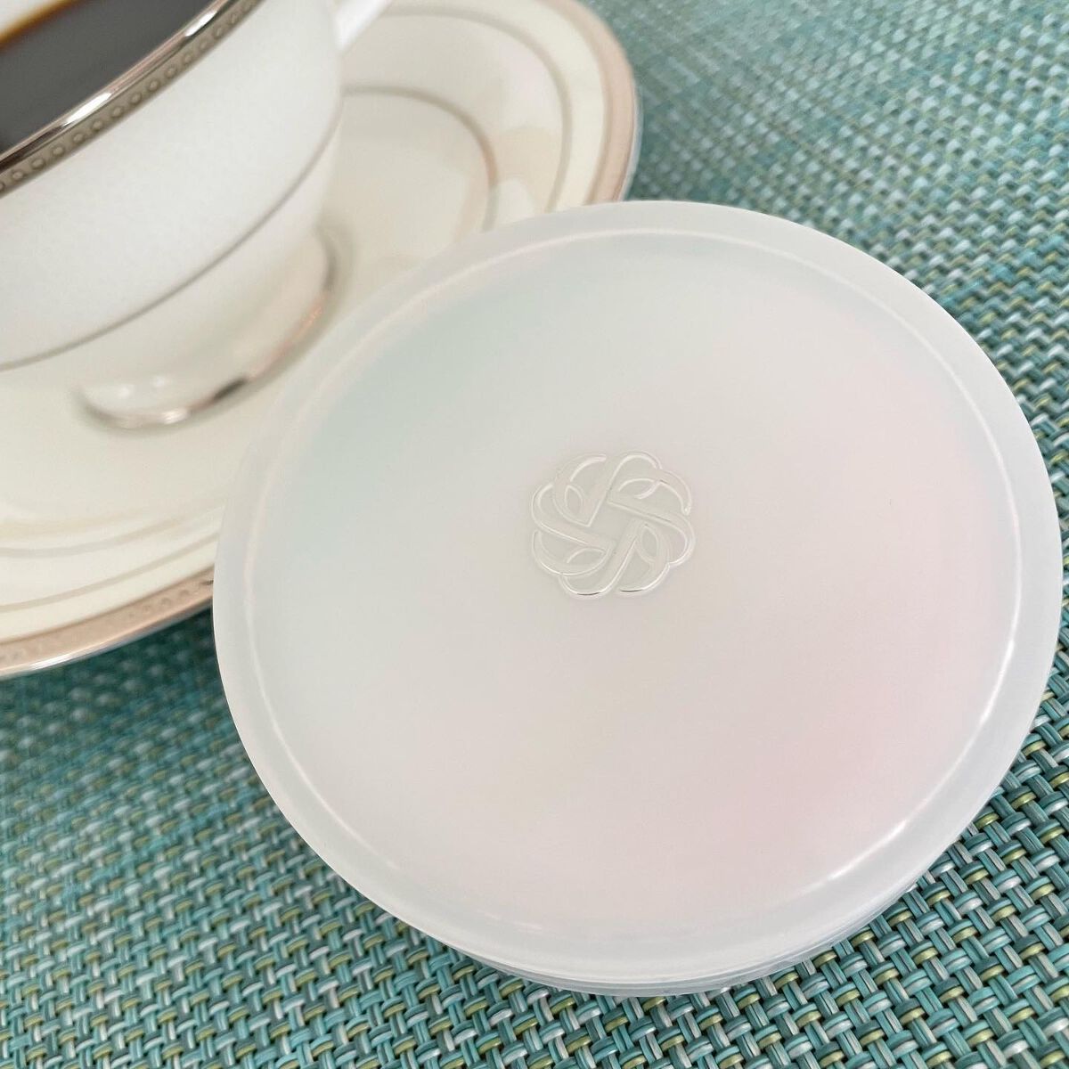 AQ オーラ リフレクター/DECORTÉ/プレストパウダーを使ったクチコミ(9枚目)