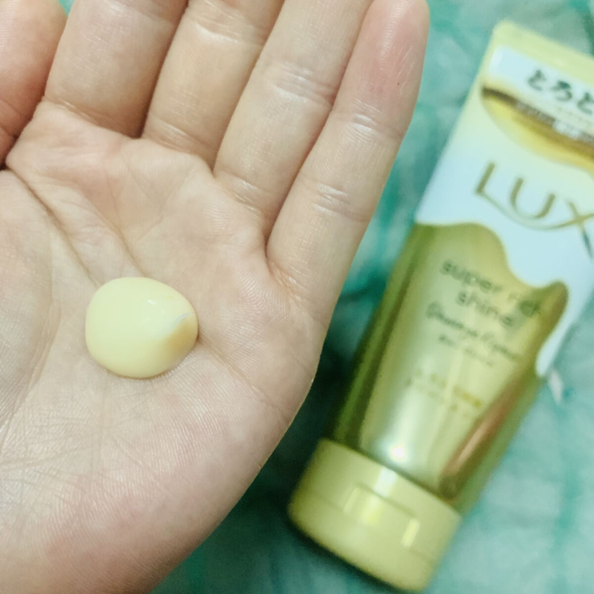 スーパーリッチシャイン ダメージリペア とろとろ補修トリートメント/LUX/洗い流すヘアトリートメントを使ったクチコミ（2枚目）