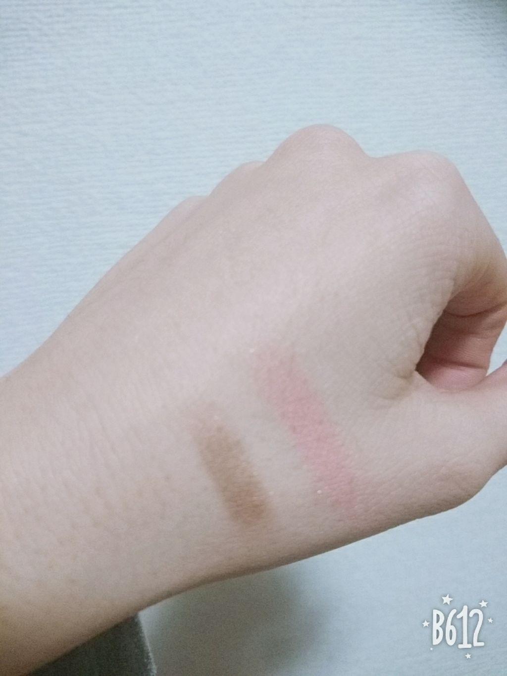 パウダーアイシャドウ ブルーミングキティ/DAISO/アイシャドウパレットを使ったクチコミ(3枚目)