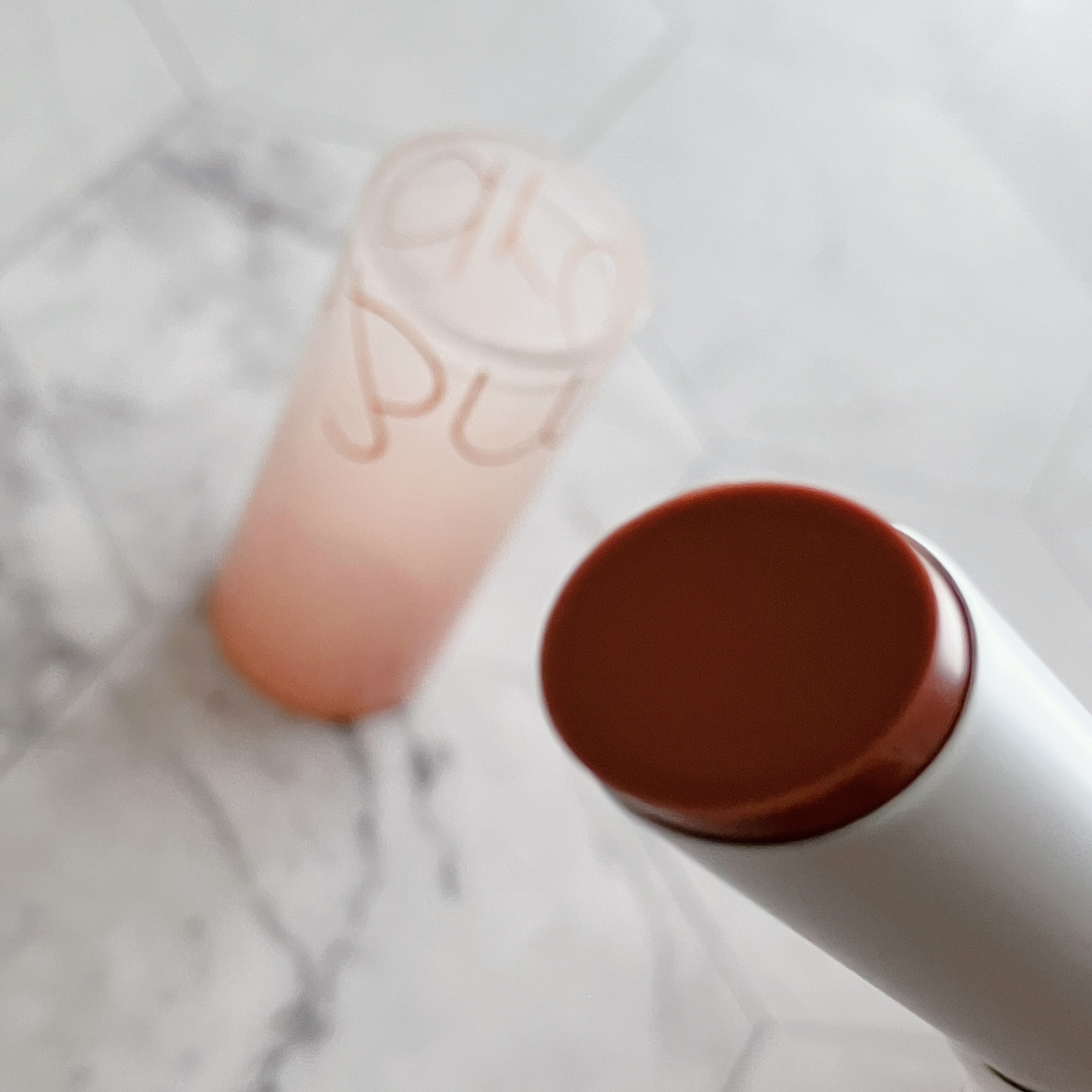 グラスティングメルティングバーム/rom&nd/リップバームを使ったクチコミ（2枚目）