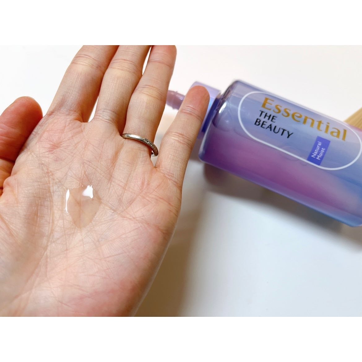 エッセンシャル プレミアム ウォータートリートメント EXスムース/エッセンシャル/アウトバストリートメントを使ったクチコミ(3枚目)