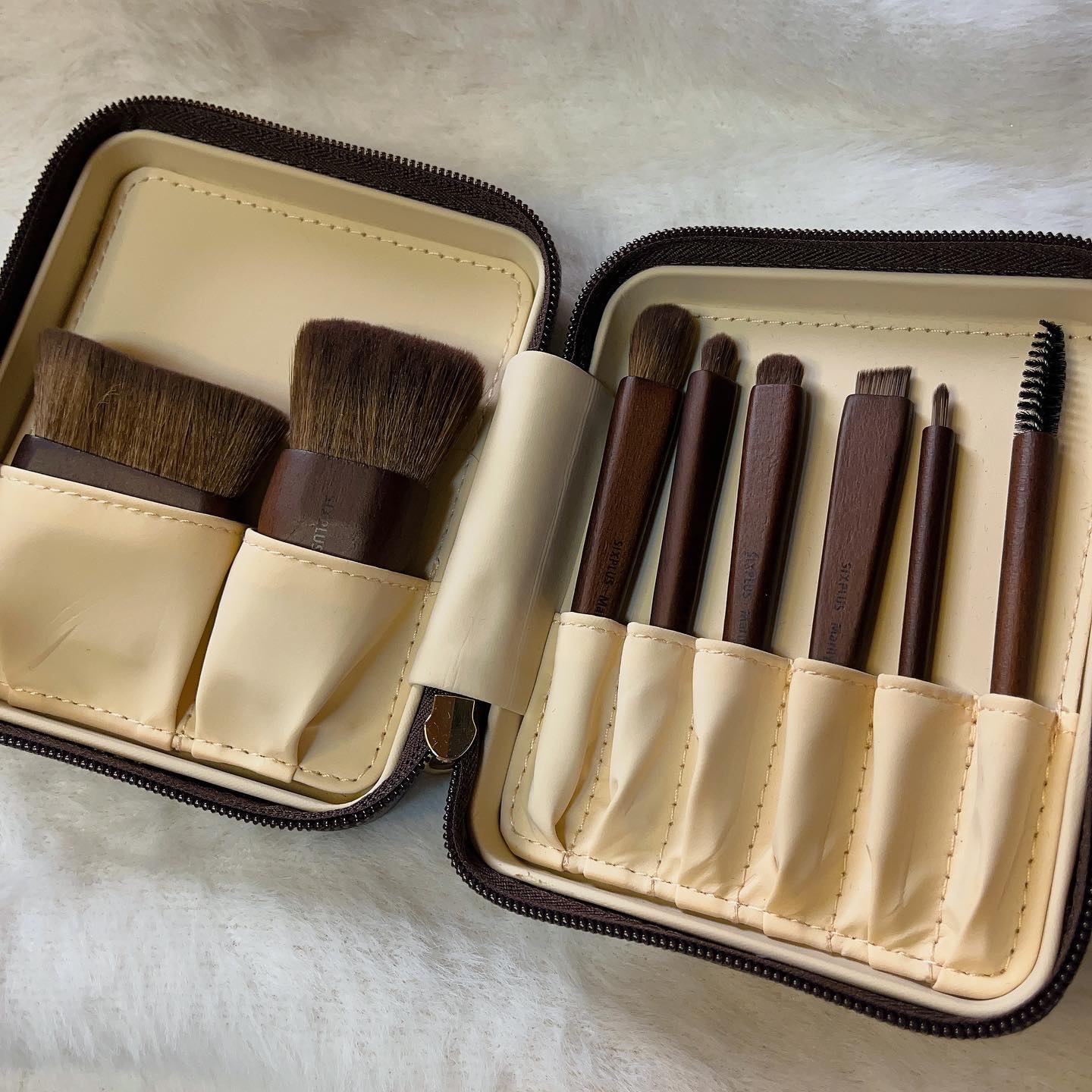 SIXPLUSコラボメイクブラシ 8本セット-UNIQUEシリーズ /SIXPLUS/メイクブラシを使ったクチコミ（2枚目）