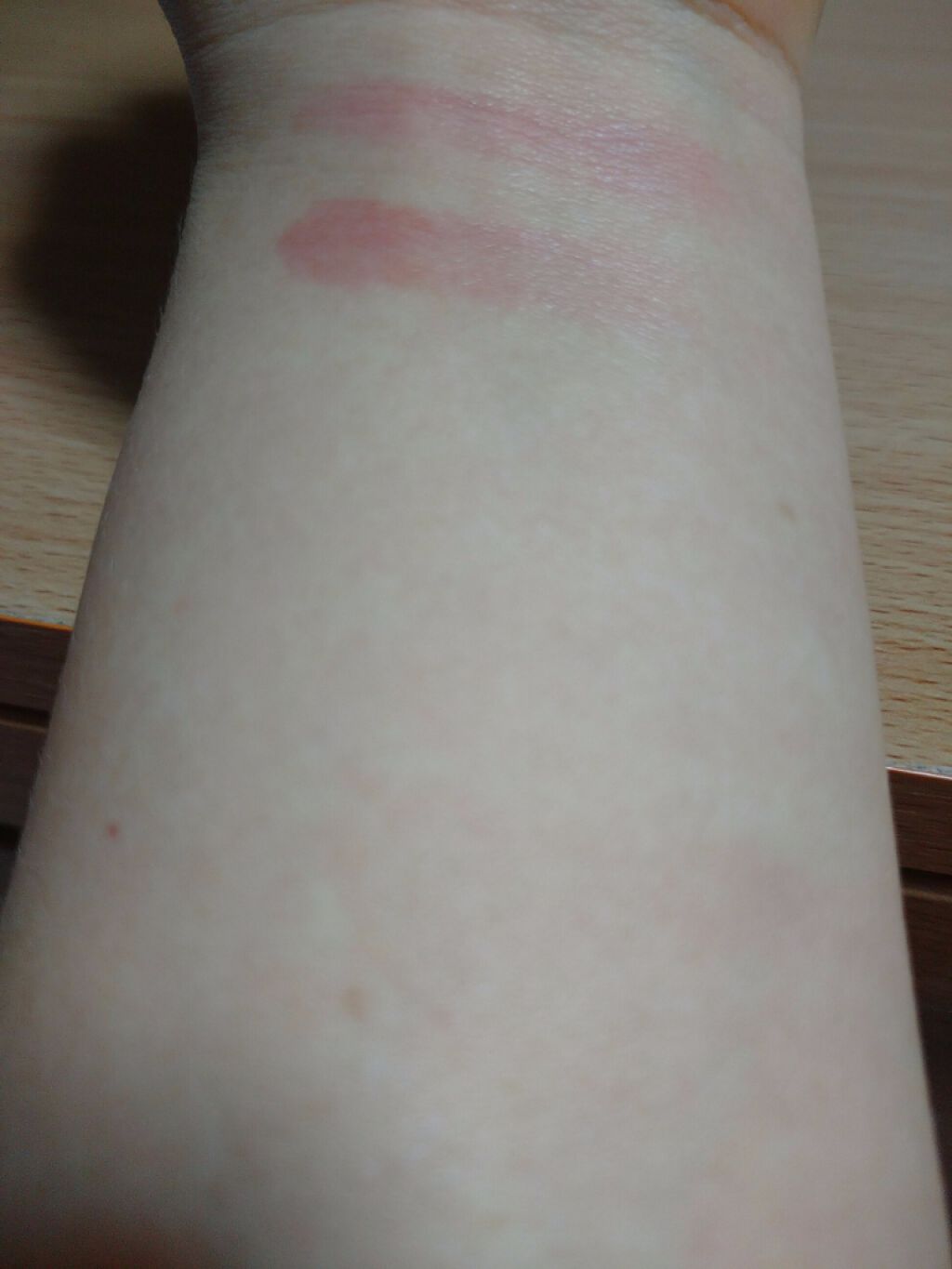 ラスティンググロスリップ/CEZANNE/口紅を使ったクチコミ（3枚目）