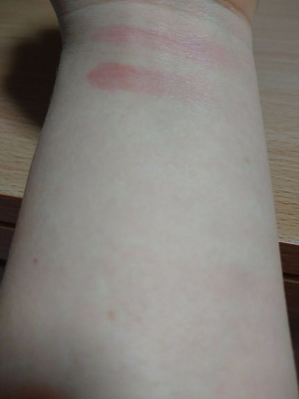 ラスティンググロスリップ/CEZANNE/口紅を使ったクチコミ(3枚目)