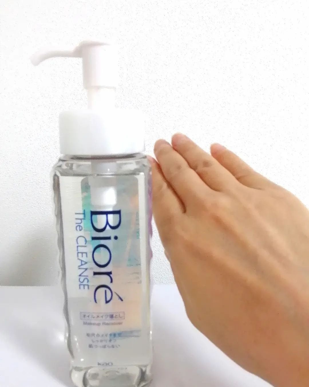 lili on LIPS 「『ビオレザクレンズオイルメイク落とし』メイク落としです手と顔は..」(6枚目)