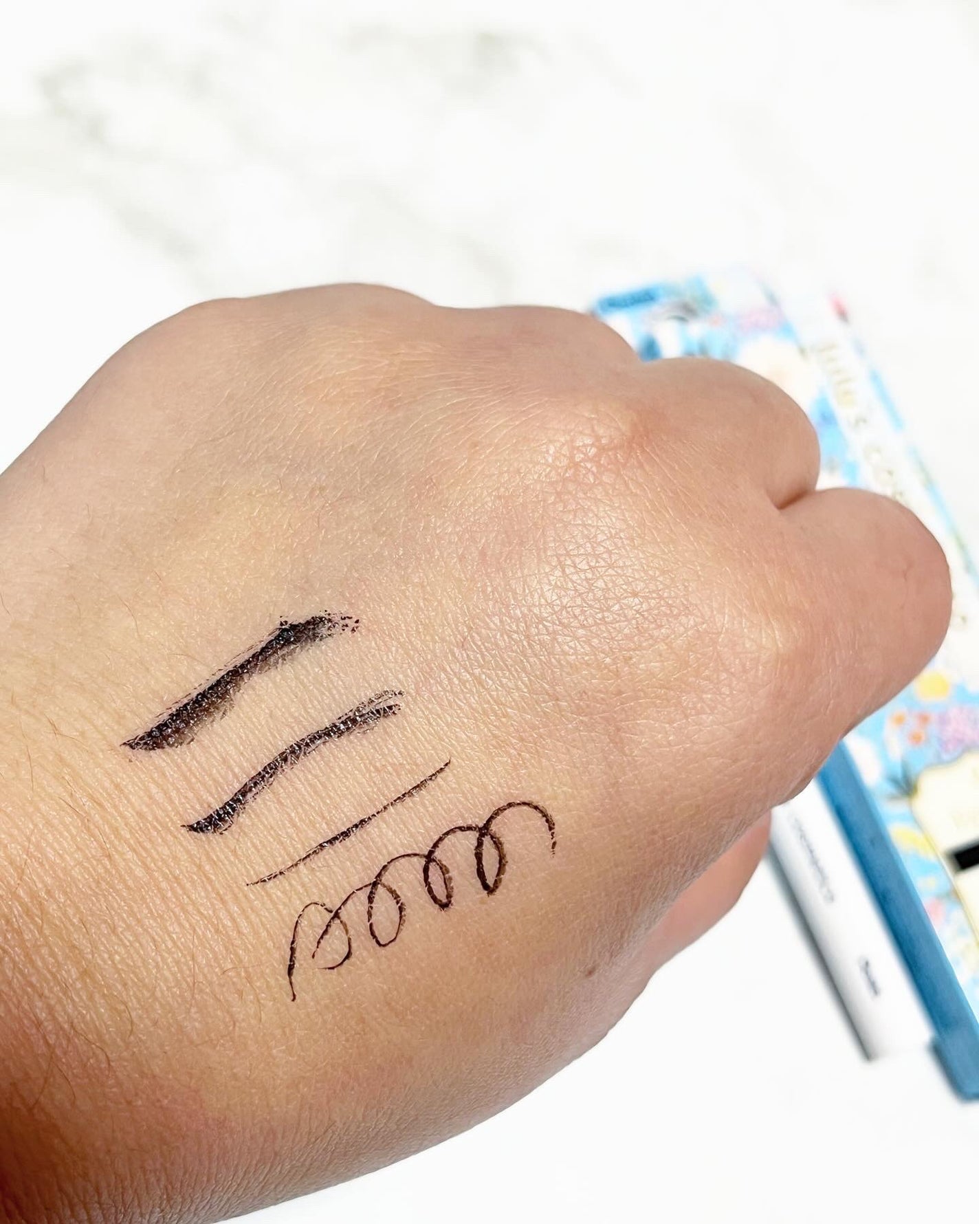 リキッドアイライナー/ルルズコスメティコ/リキッドアイライナーを使ったクチコミ(4枚目)