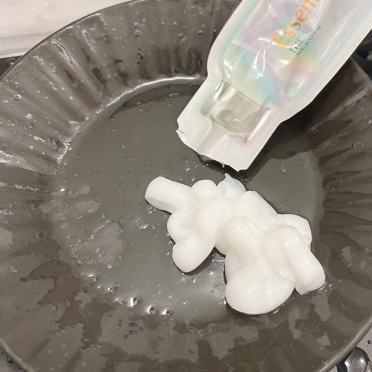 ザビューティ うるツヤチャージヘアパック/エッセンシャル/ヘアマスク・ヘアパックを使ったクチコミ（3枚目）