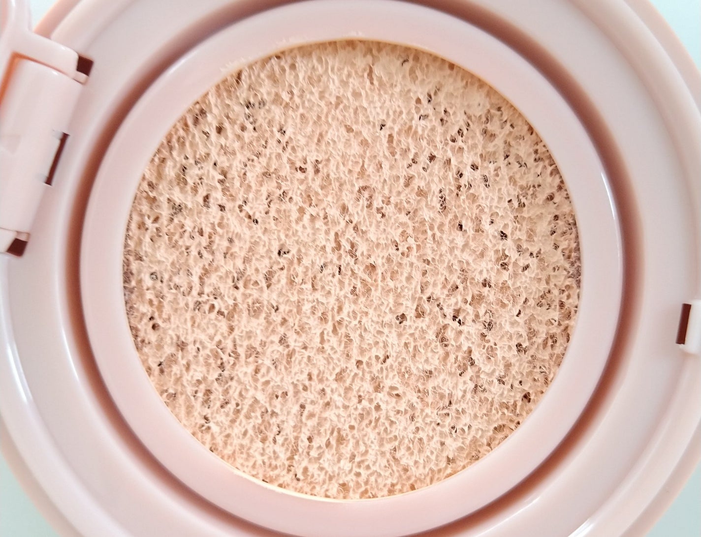 シースルー ヴェール コンパクト/PAUL & JOE BEAUTE/ファンデーションを使ったクチコミ(4枚目)