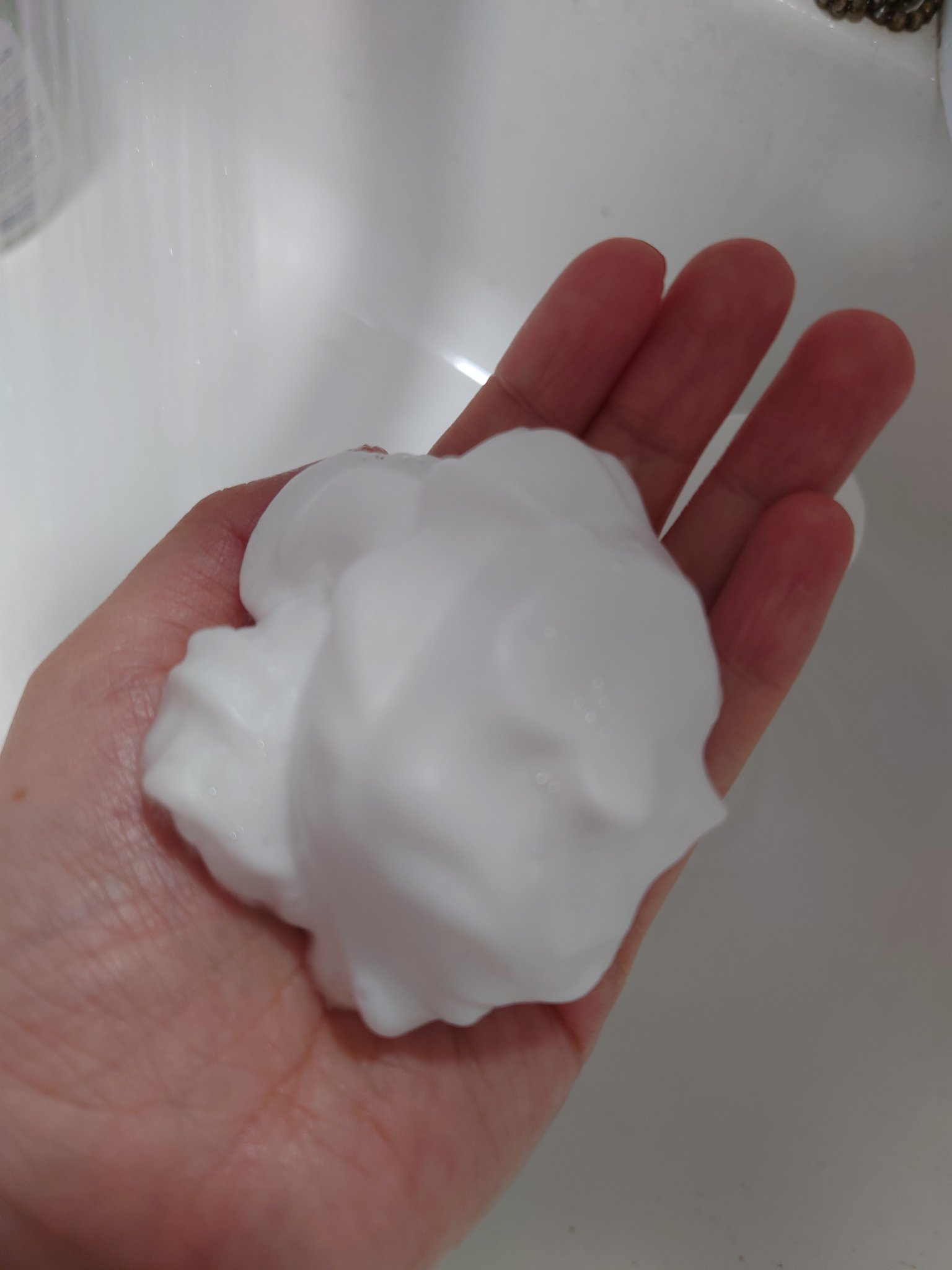 ビオレ ザフェイス 泡洗顔料 モイスト 本体(200ml)/ビオレ/泡洗顔を使ったクチコミ（2枚目）