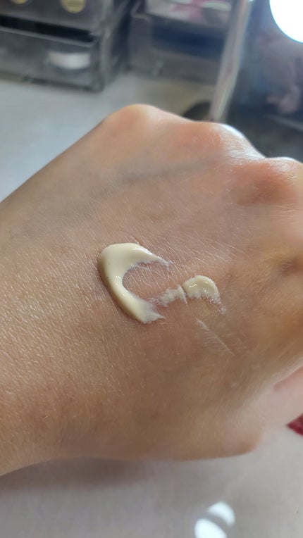 インテンシブ セラム ラディアンス プライマー/BOBBI BROWN/化粧下地を使ったクチコミ(4枚目)