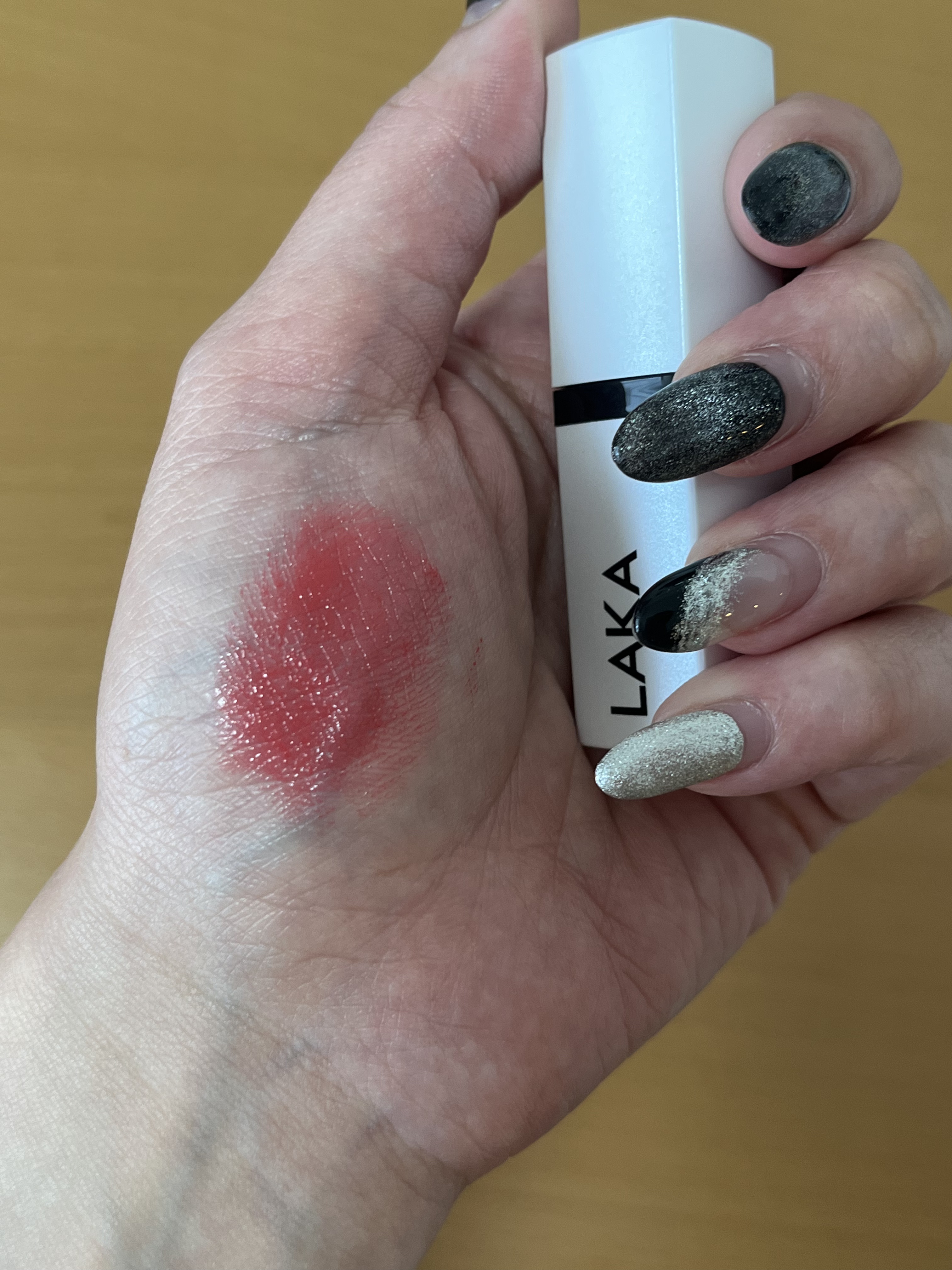 ウォータリーシアー リップスティック/Laka/口紅を使ったクチコミ（3枚目）