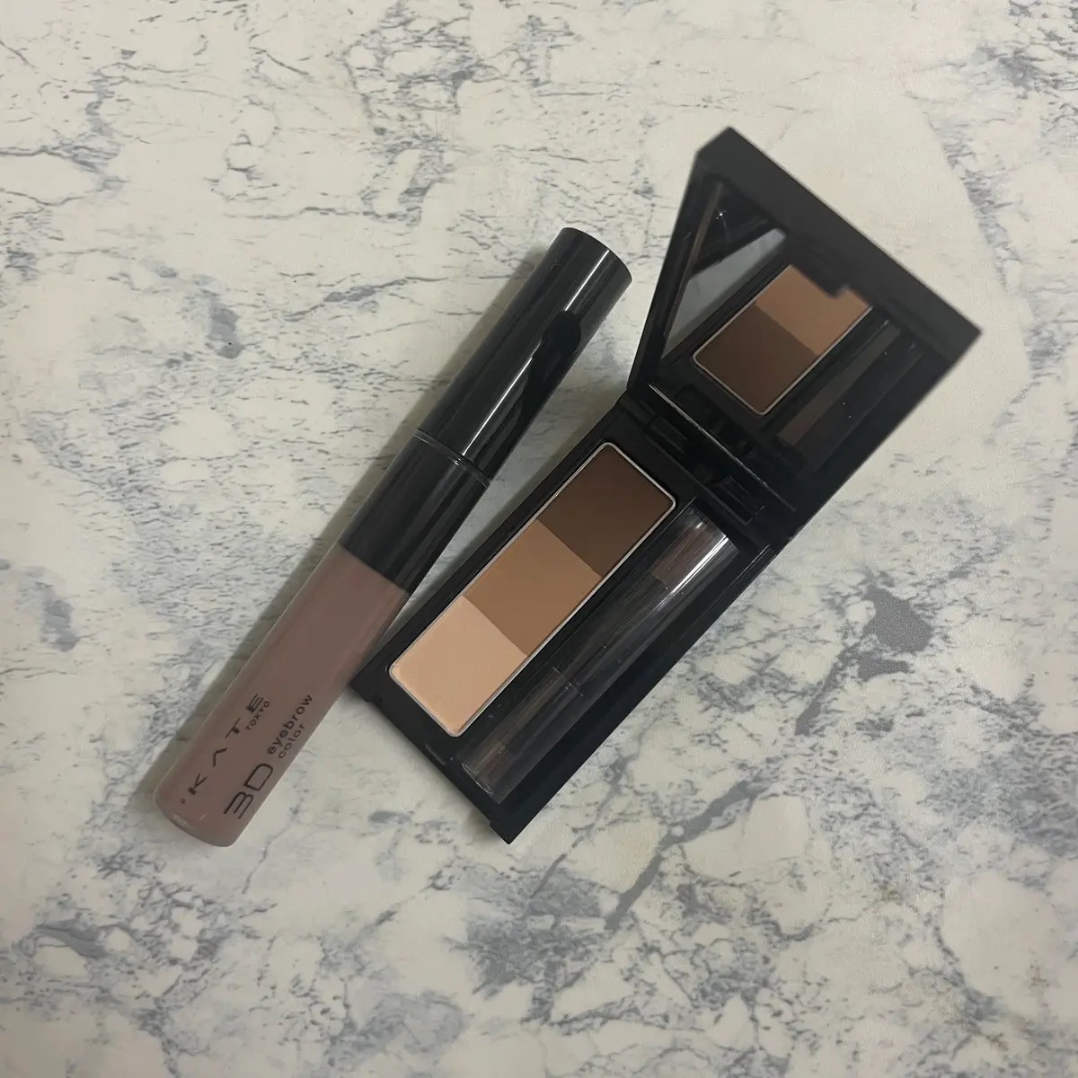 ケイト デザイニングアイブロウ3D/KATE/パウダーアイブロウを使ったクチコミ（2枚目）