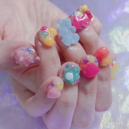 なかやまちえこ on LIPS 「グミみたいなネイル💅😋⠀⠀@reiandbob⠀#nail#n..」(1枚目)