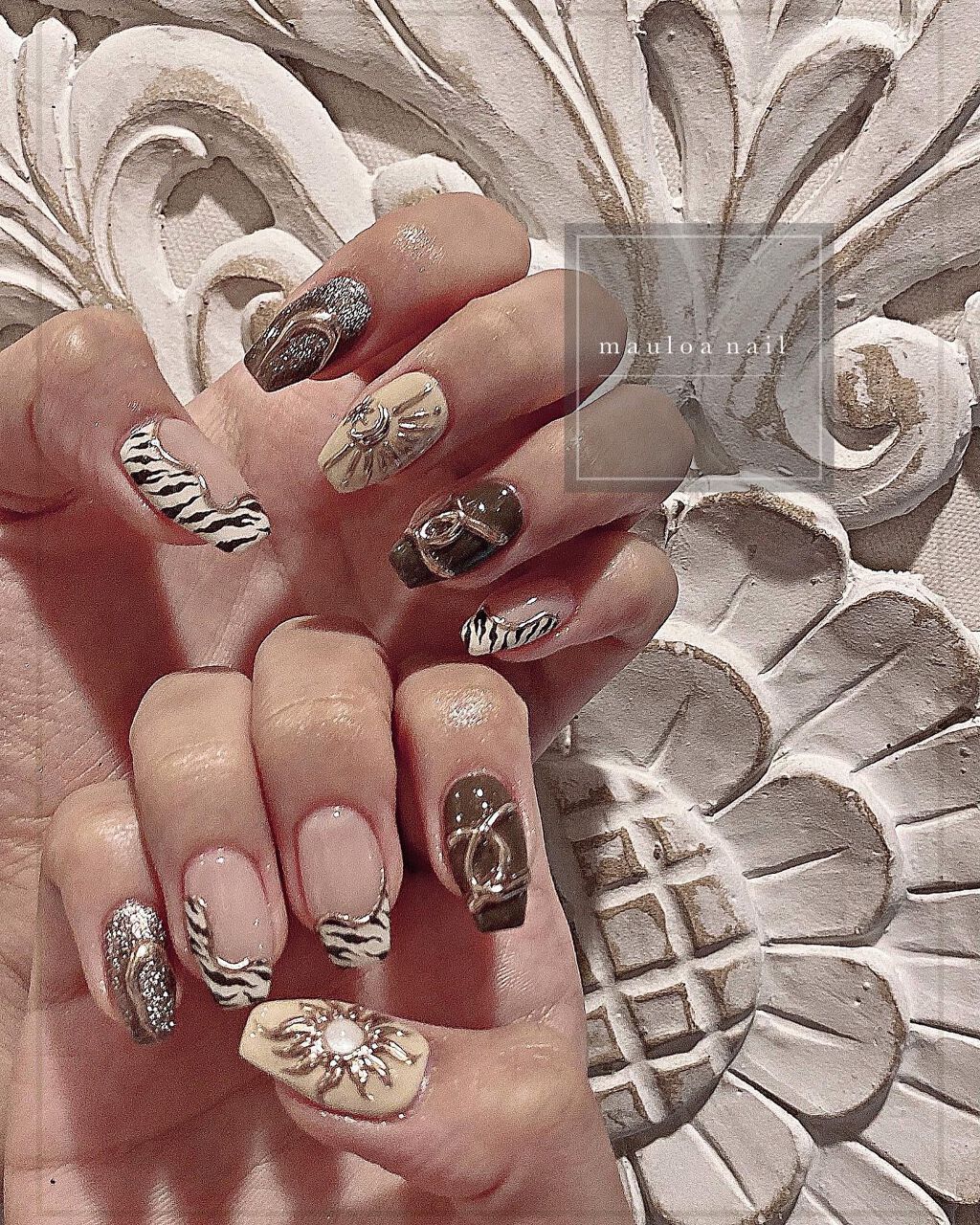 mauloa_nail on LIPS 「・人気のデザインを組み合わせた秋ネイル🤎🤎・・・・#ゼブラネイ..」(1枚目)