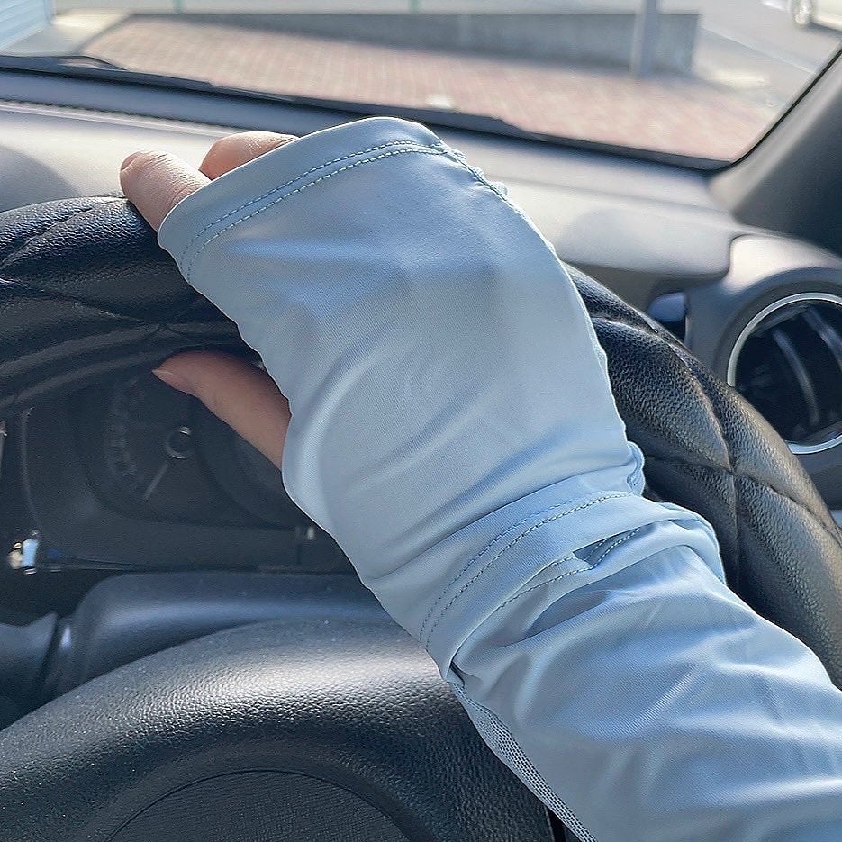 YUI on LIPS 「SEABREEZE 接触冷感アームカバー全4色/税込1650円..」(4枚目)