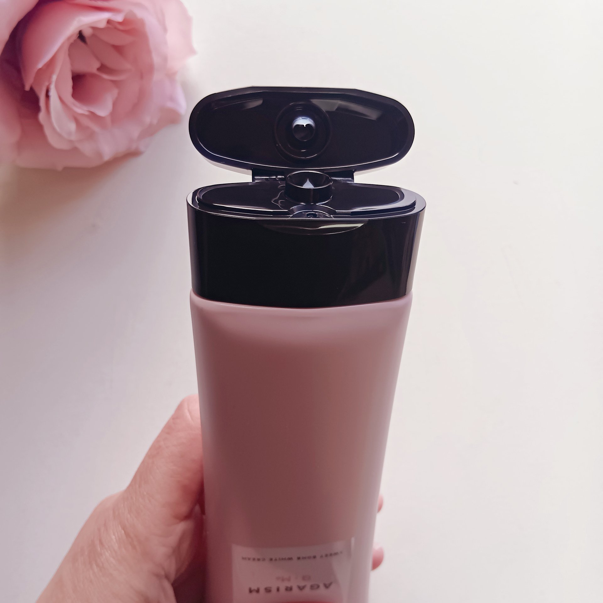 キューミースウィートボムホワイトクリーム/AGARISM/ボディクリームを使ったクチコミ（2枚目）