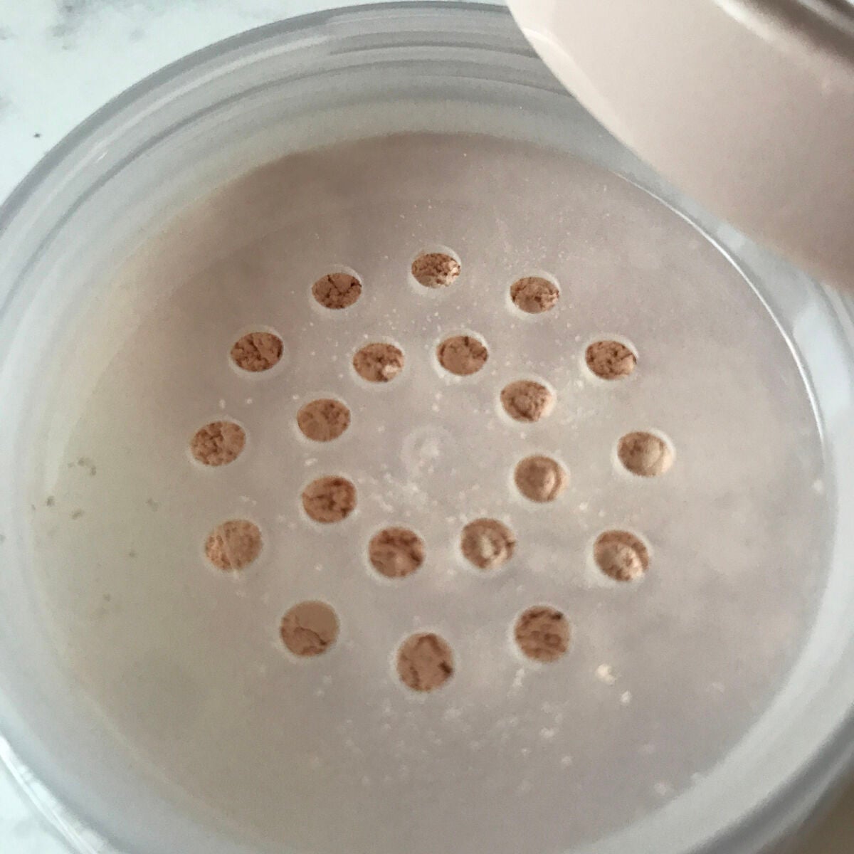 シルキールースモイストパウダー/キャンメイク/ルースパウダーを使ったクチコミ(4枚目)