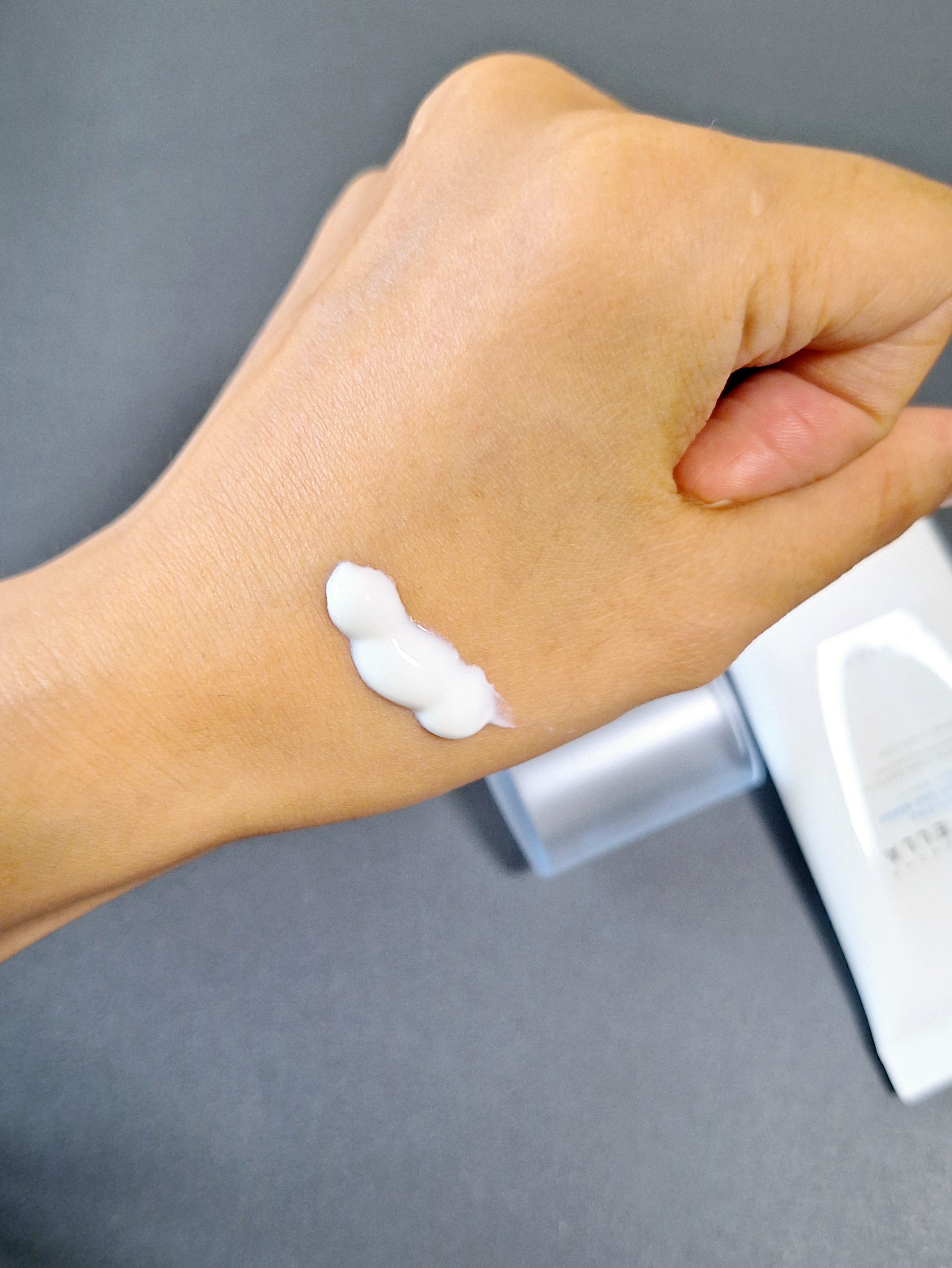 ヒアルーシカ ウォーターフィット サンセラム/SKIN1004/日焼け止めローションを使ったクチコミ（2枚目）