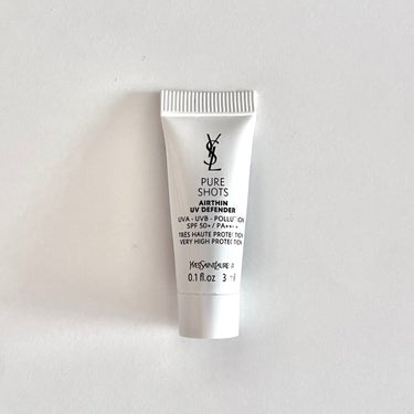 【試供品】
Yves saint Laurent  ピュアショット UV50

試供品1つで1週間ぐらい使えた
振ってから使うタイプ
匂いは柑橘系
かなりサラサラしてて伸ばしやすいし、仕上がりもサラサラ