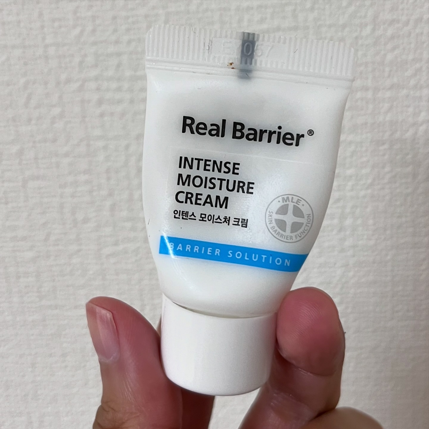 Real Barrier インテンスモイスチャークリームのクチコミ「リアルバリアのインテンスモイスチャークリーム

エクストリームクリームより緩めっ
今の時期はこ.....」（1枚目）