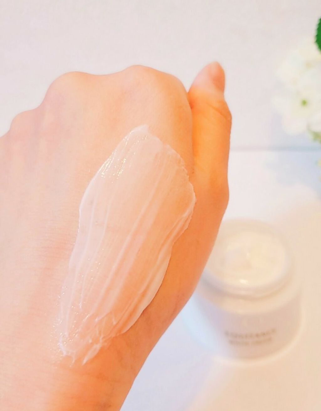 ホワイトクリーム/エクイタンス/フェイスクリームを使ったクチコミ(4枚目)