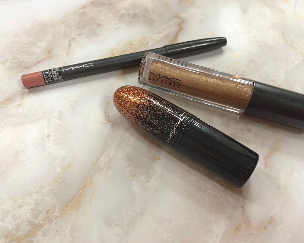 M・A・C プロ ロングウェア リップ ペンシルのクチコミ「MACで作る自然なオーバーリップ🤍

ぷっくり唇がほしい🥺


私は、もともと唇が薄くて、、、.....」（2枚目）