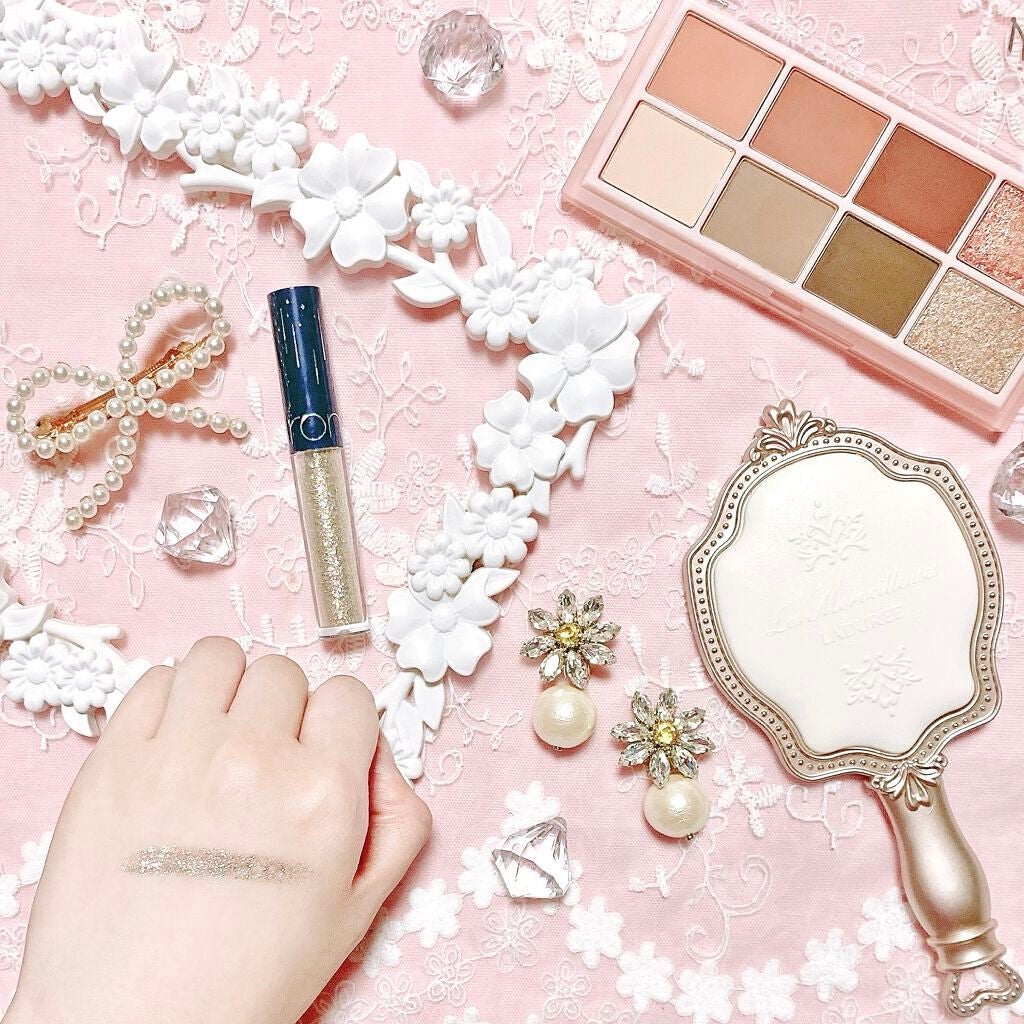 saya フォロバします on LIPS 「rom&ndグリッターシャドウ01スターダスト*⑅キラキラ涙袋..」(1枚目)