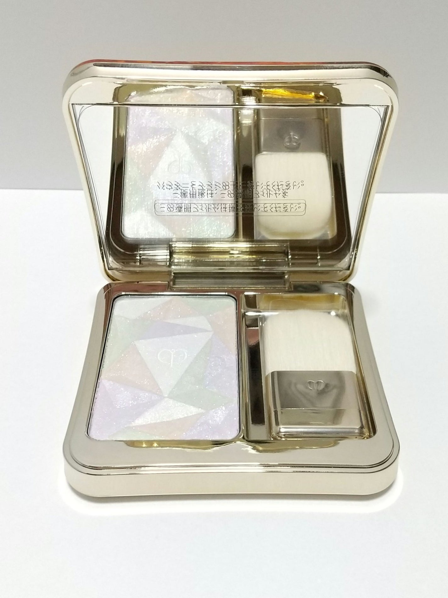 ル・レオスールデクラ /クレ・ド・ポー ボーテ/パウダーハイライトを使ったクチコミ(4枚目)