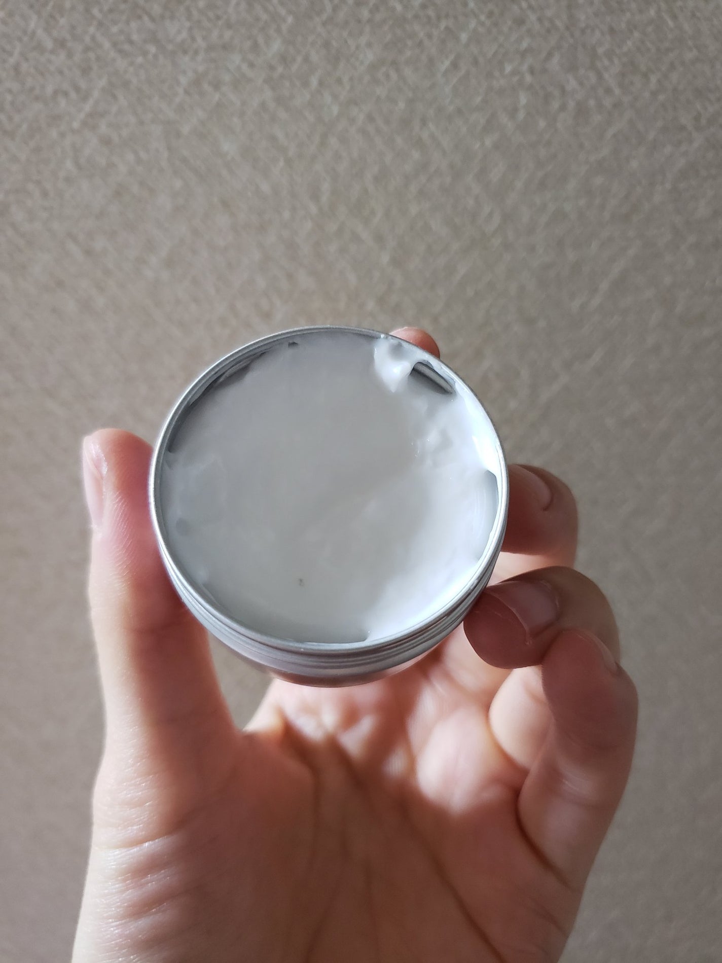 アロマティック ハンドクリーム #04 Savon/AUX PARADIS/ハンドクリームを使ったクチコミ(3枚目)