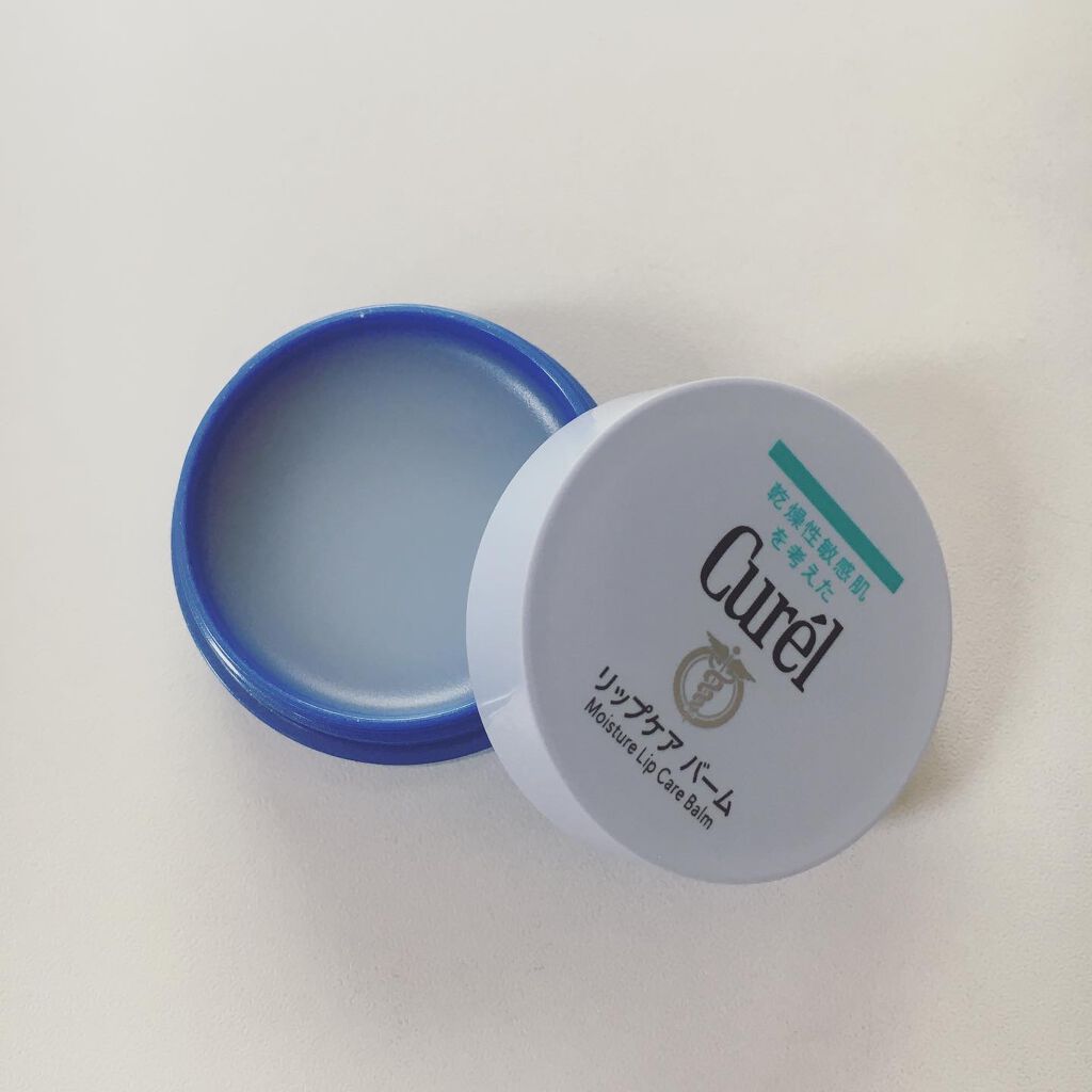 @lulucos_official 様からキュレルのリップケアバームをいただきました🌹

夜寝ている時に集中ケアするというコンセプトの商品で、夜用のリップバームです！

私も、夜寝る前に塗って1週間ほど経ちました。
塗ってみるとラップ効果