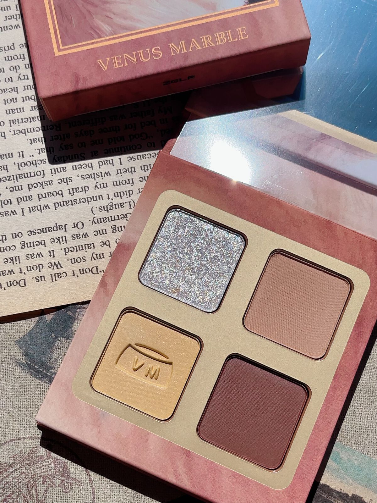 Venus Marble アイシャドウキャットシリーズ/Venus Marble/アイシャドウパレットを使ったクチコミ（3枚目）
