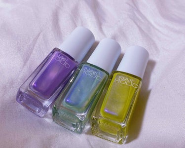 やっほ〜
明日から3連休だからネイル塗り直し
nailholicの限定〜
偏光パールかわいすぎる
夏っぽいしいいね
5/6に出たばっかりのsea shellシリーズ
GR770 YE570 PU170
