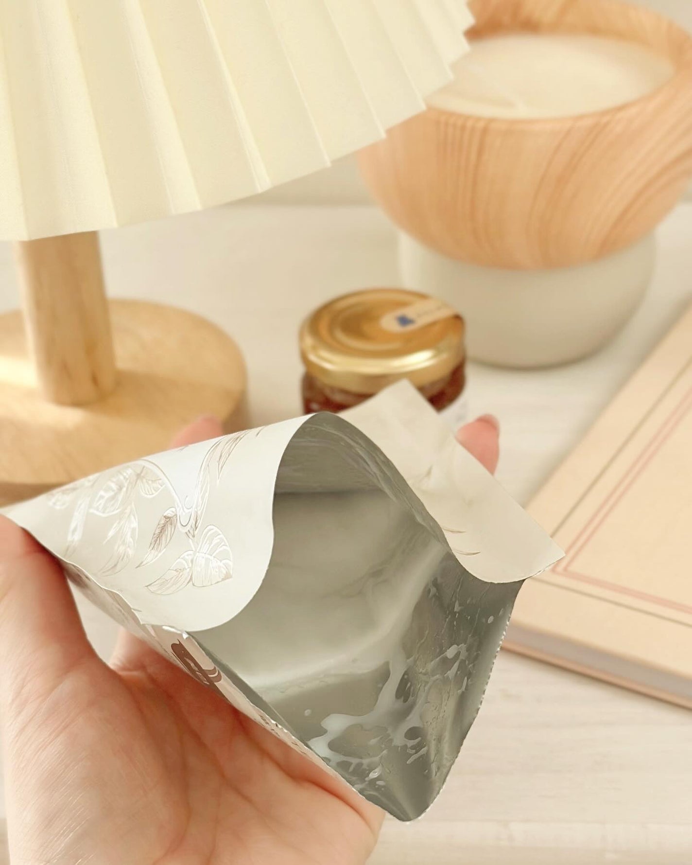 NAGISA on LIPS 「🫖𓂃𓈒𓏸お肌のティータイム𓂃𖠚ᐝまるで紅茶のティーパックのよう..」(3枚目)