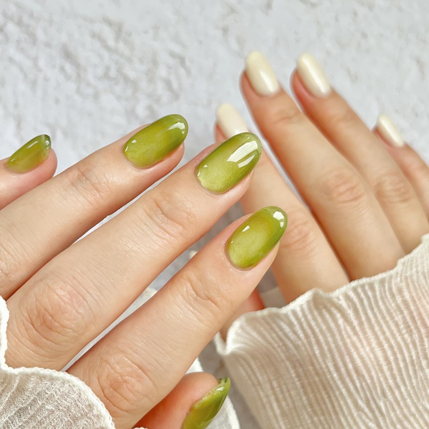 Mrs. GREEN APPLE
"The White Lounge in CINEMA"
観に行った日のネイル🍏

グリーンアップルのグリーンと
ホワイトラウンジのホワイトで
アシンメトリーのワンカラーに✨️

いつか生のライブも見たい