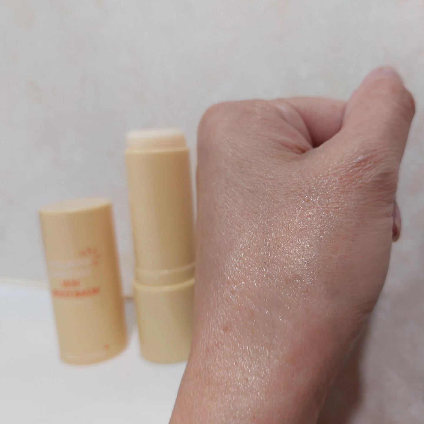 コラーゲンモイスチャーSUNマルチバーム/DERMASHARE/日焼け止めスティックを使ったクチコミ（3枚目）