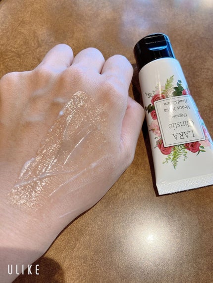 ハンドクリーム ヴィーナスローザ/LARA Christie/ハンドクリームを使ったクチコミ(3枚目)