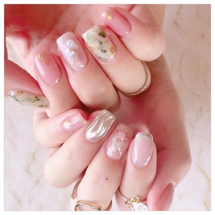 𝘼𝙮𝙪 ❦ 𝑆𝑒𝑙𝑓 𝑁𝑎𝑖𝑙 on LIPS 「・❥こんばんは〜🥰・さーちゃんとまよっちにしてもらったネイルの..」(3枚目)