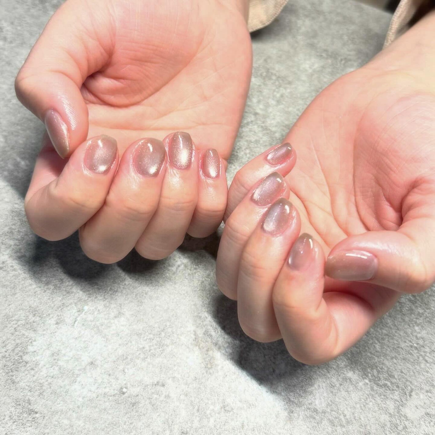 kanna🐏 フォロバ100🤍 on LIPS 「福岡の姪浜にあるサロンでマグネットネイルしてもらった🕊️シルバ..」(3枚目)