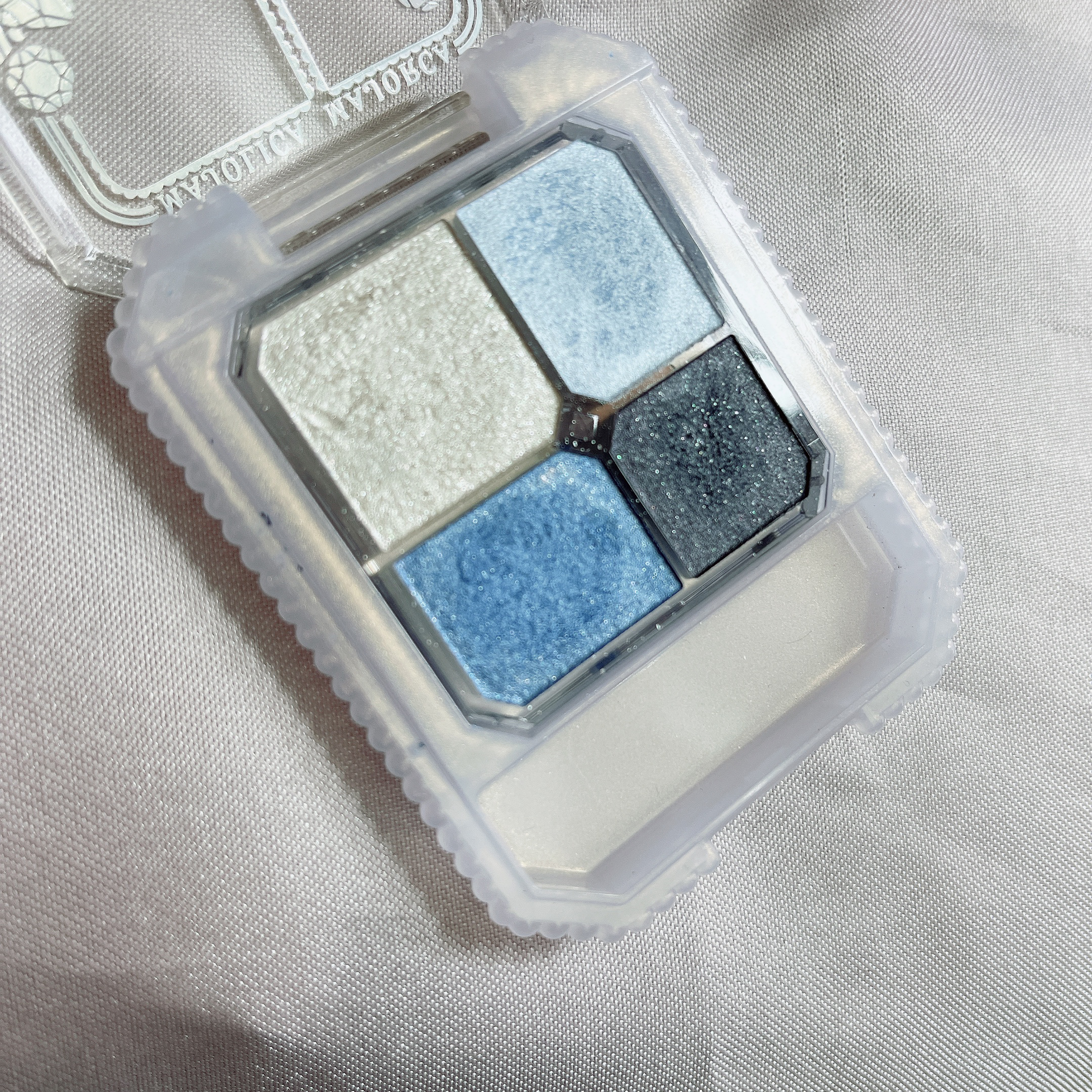 ジュエリングアイズ BL381 洪水/MAJOLICA MAJORCA/アイシャドウパレットを使ったクチコミ（3枚目）