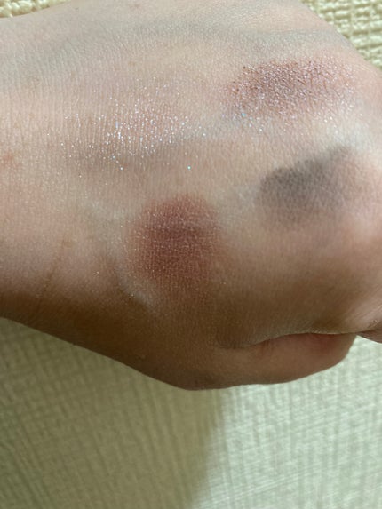 レブロン ダズル アイシャドウ クアッド/REVLON/アイシャドウパレットを使ったクチコミ(4枚目)