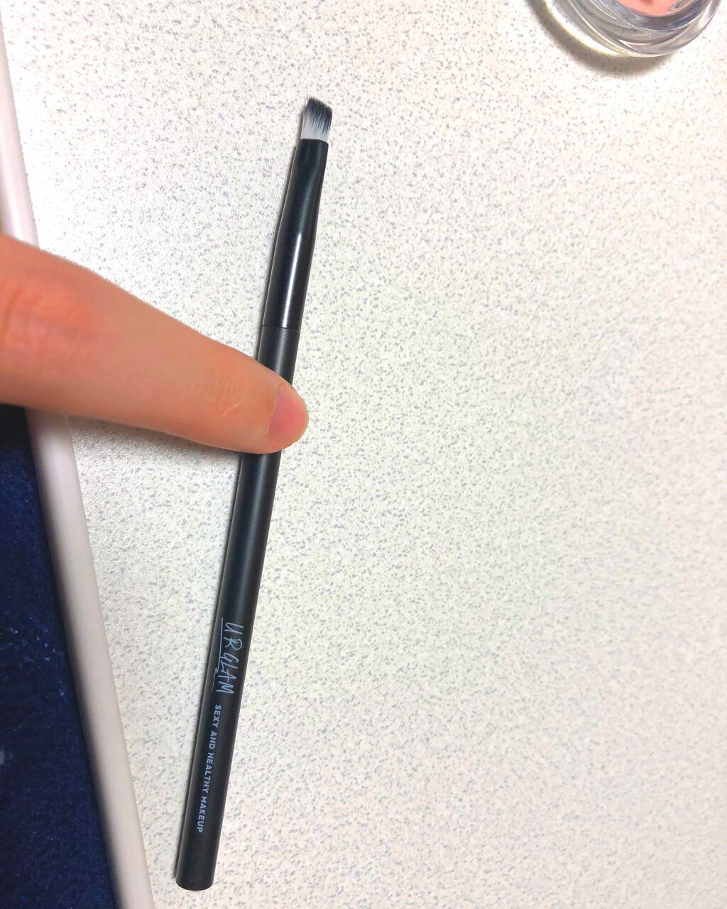 干物少女 on LIPS 「この前言っていた、アイメイク?です。1枚目4番目を塗るための筆..」(1枚目)