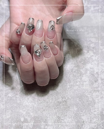 mauloa_nail on LIPS 「・マグネットにミラーフレンチ❤️♡パーツ可愛い❣️いつもありが..」(1枚目)